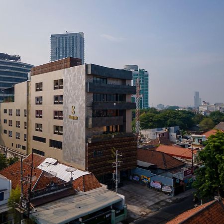 Stay.Vie Hotel Surabaja Zewnętrze zdjęcie