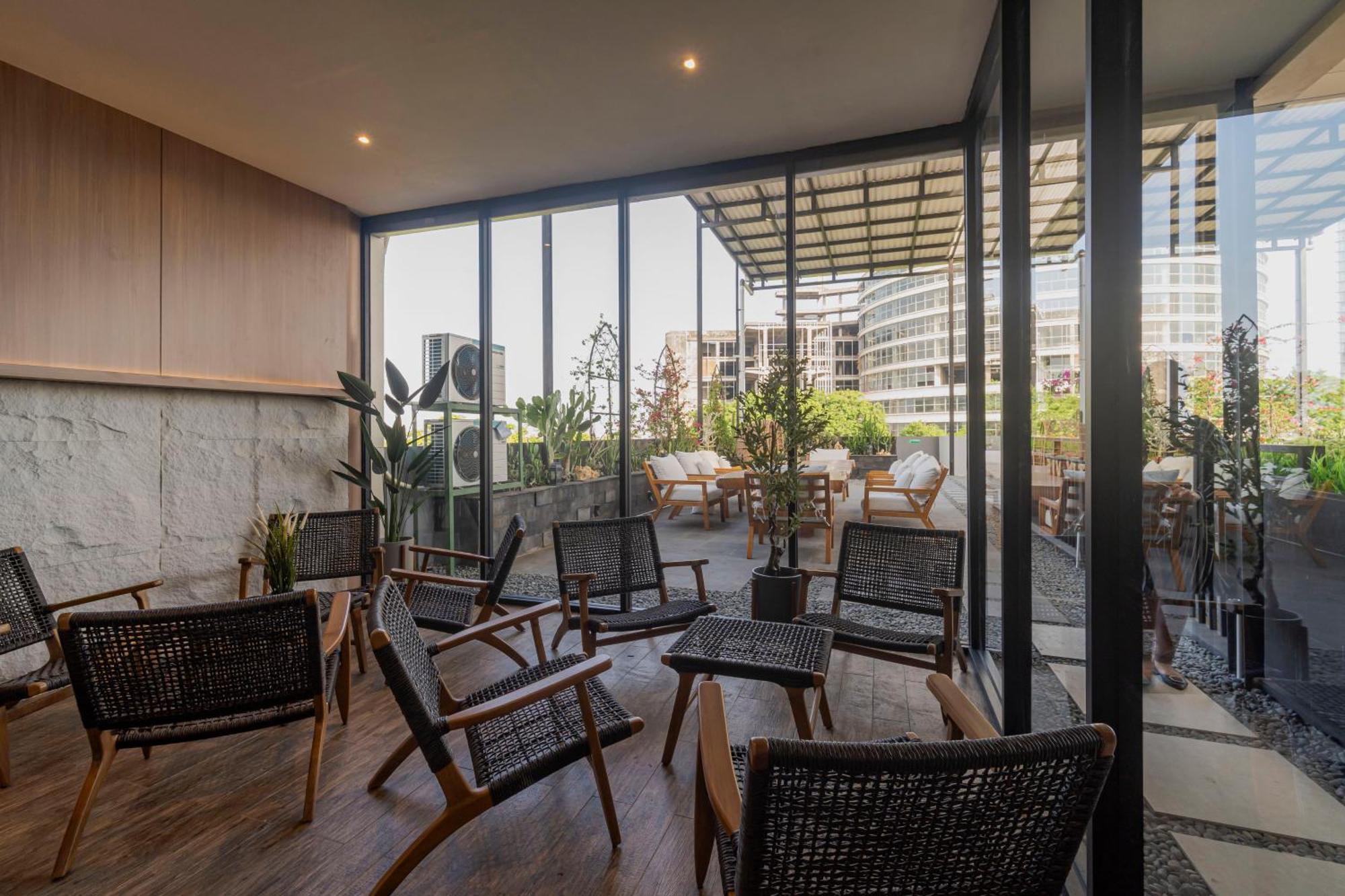 Stay.Vie Hotel Surabaja Zewnętrze zdjęcie