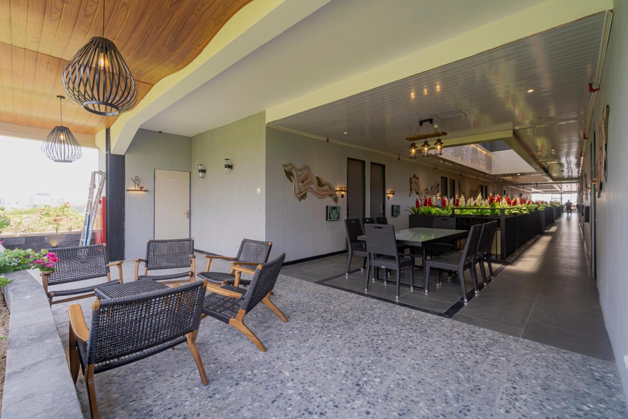 Stay.Vie Hotel Surabaja Zewnętrze zdjęcie