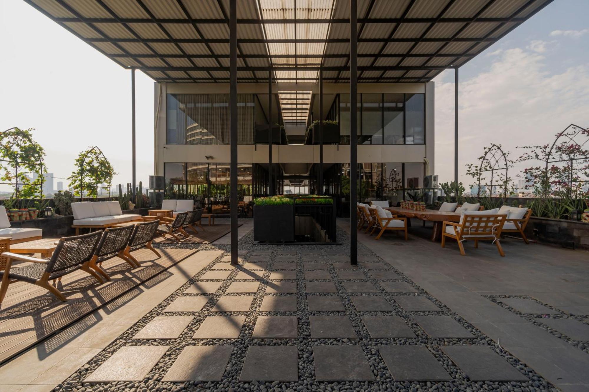 Stay.Vie Hotel Surabaja Zewnętrze zdjęcie