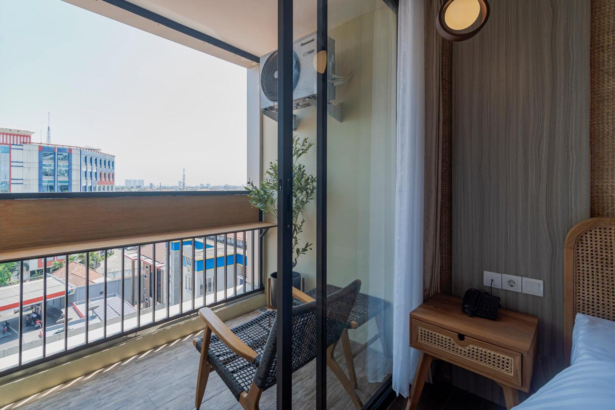 Stay.Vie Hotel Surabaja Zewnętrze zdjęcie