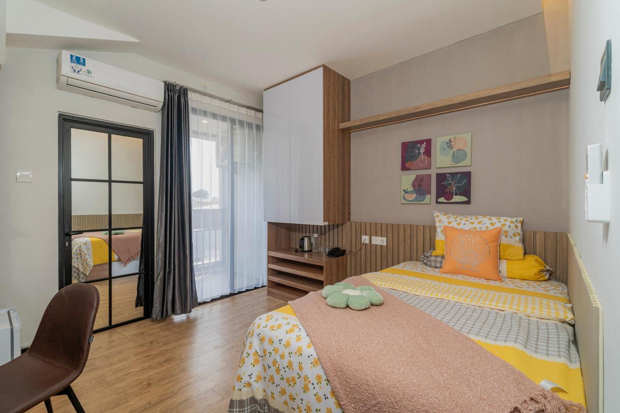 Stay.Vie Hotel Surabaja Zewnętrze zdjęcie