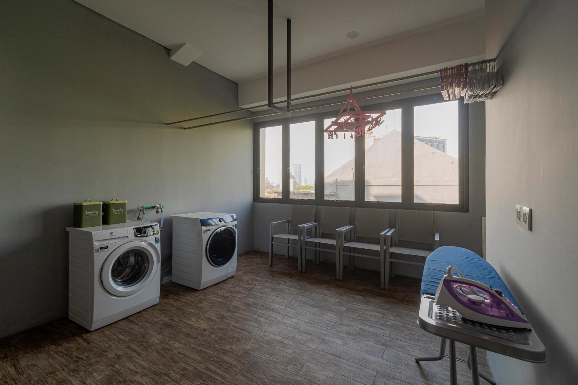 Stay.Vie Hotel Surabaja Zewnętrze zdjęcie