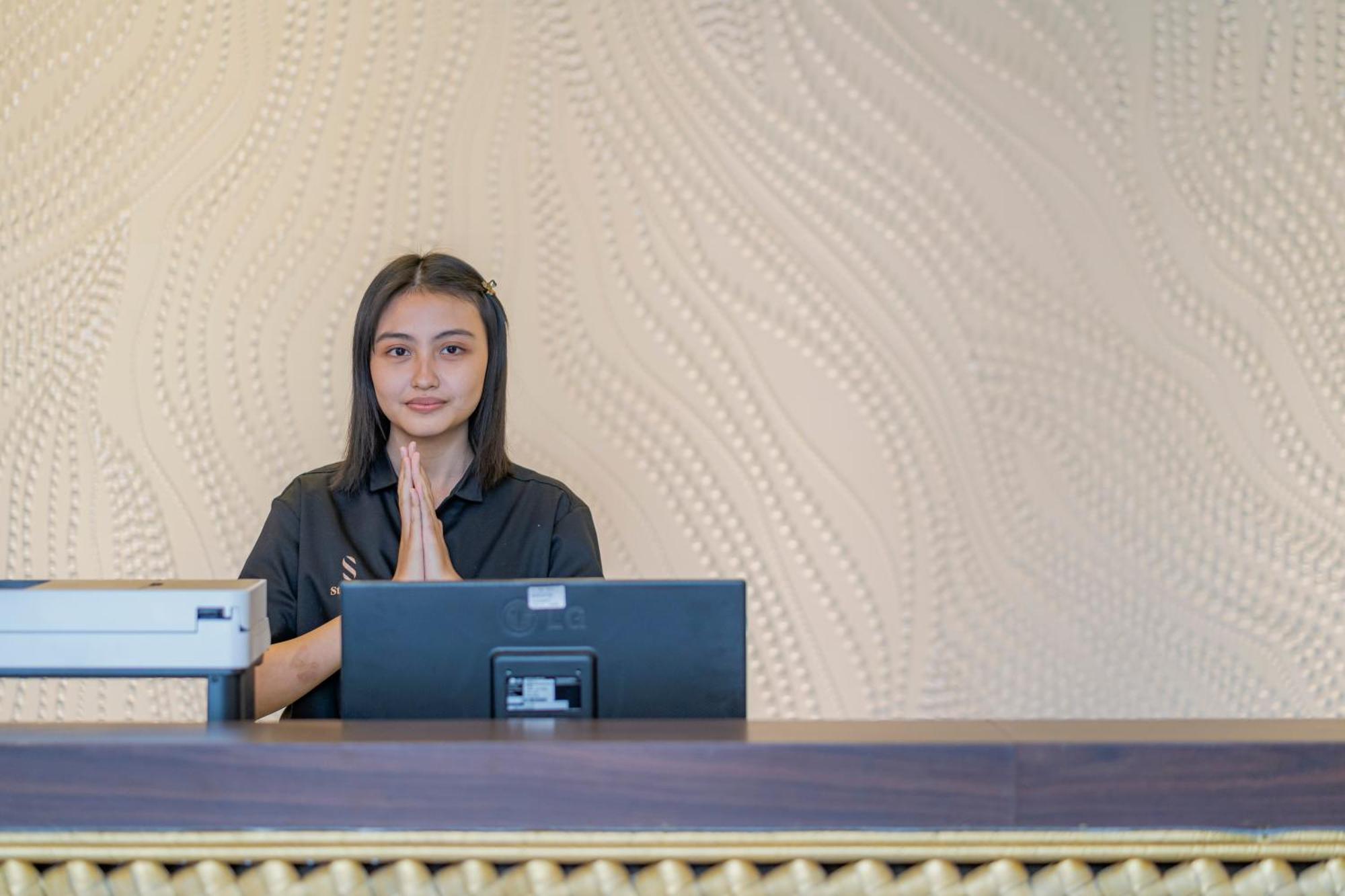 Stay.Vie Hotel Surabaja Zewnętrze zdjęcie